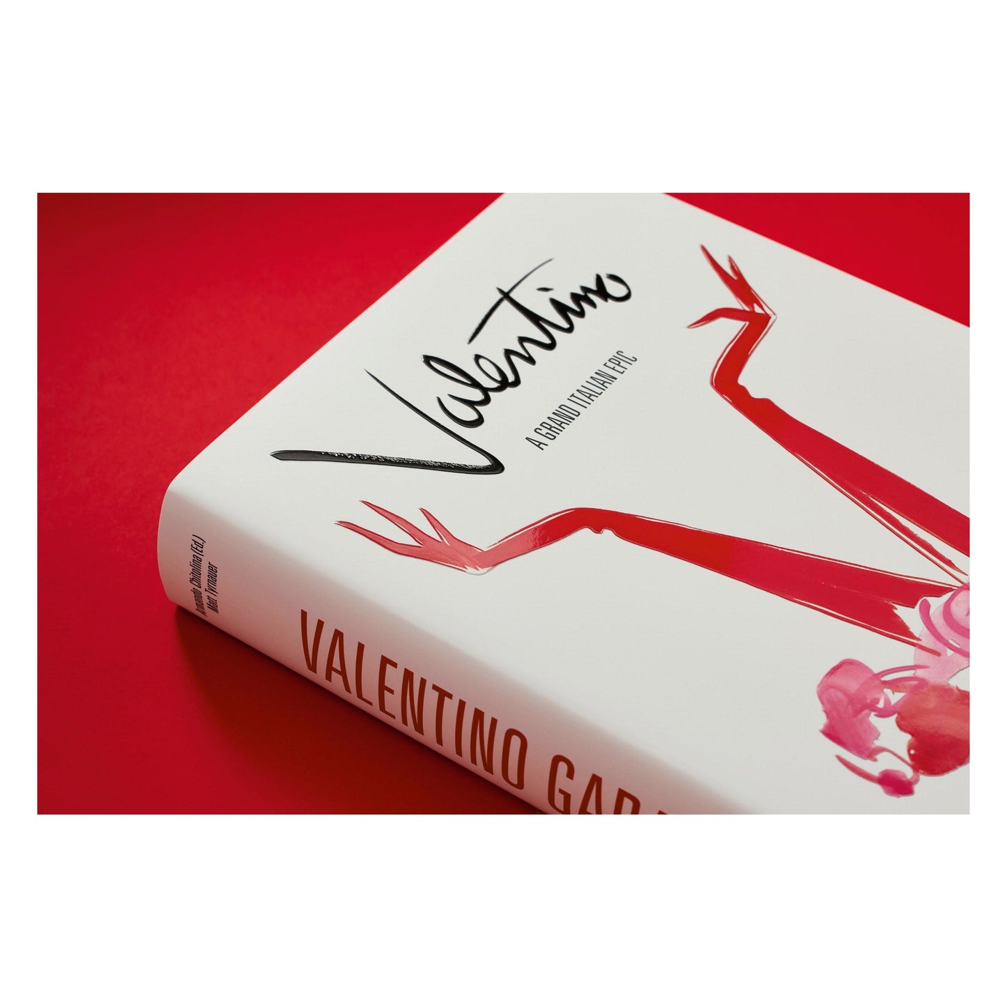 Valentino. A Grand Italian Epic (English) Book