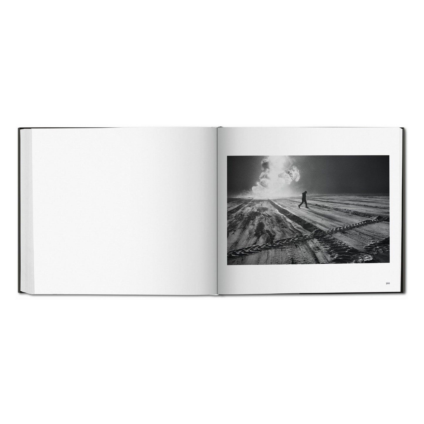 Sebastião Salgado. Kuwait. A Desert on Fire (German, French, English) Book