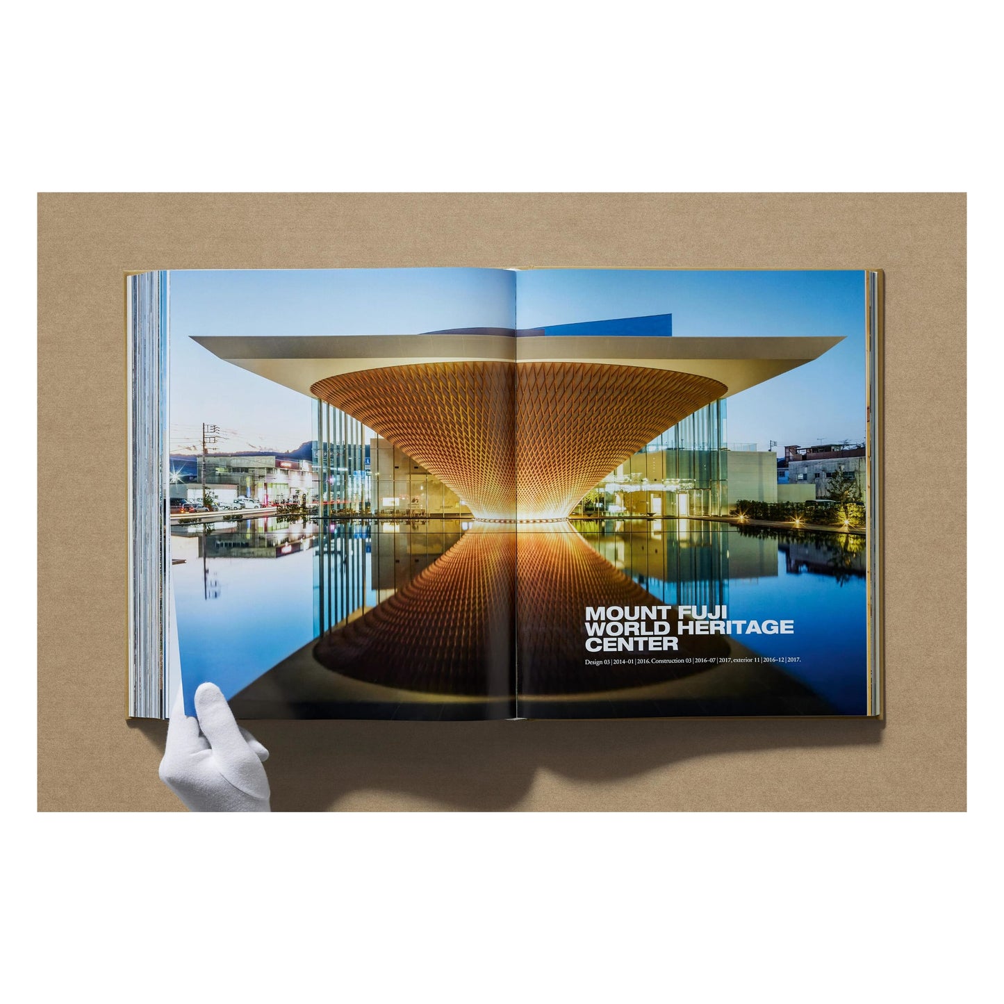 Shigeru Ban. Complete Works 1985–Today (German, French, English) Book