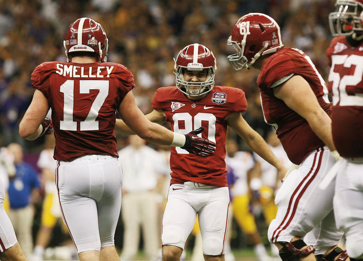 Crimson Reign: Alabama's 2011 Season and Return to the top of College Football Book