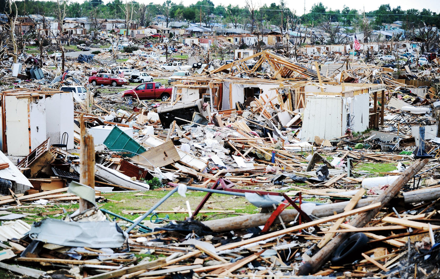 32 Minutes in May: The Joplin Tornado Book