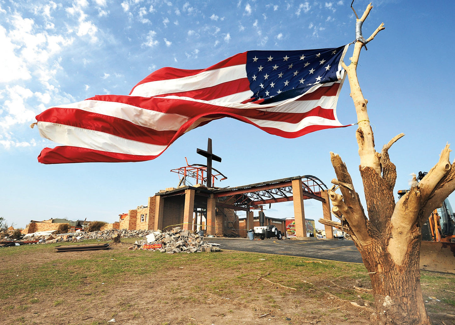 32 Minutes in May: The Joplin Tornado Book