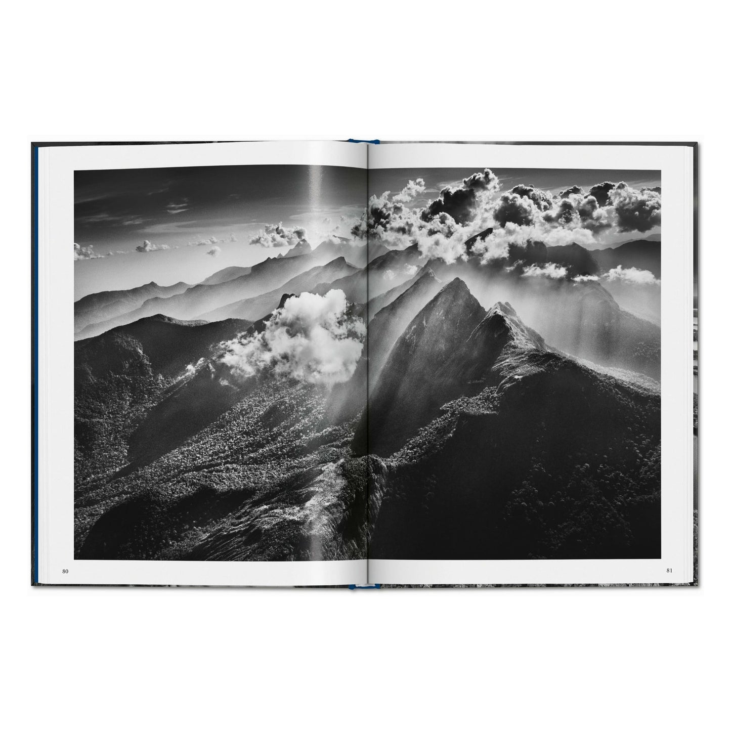 Sebastião Salgado. Amazônia (English) Book