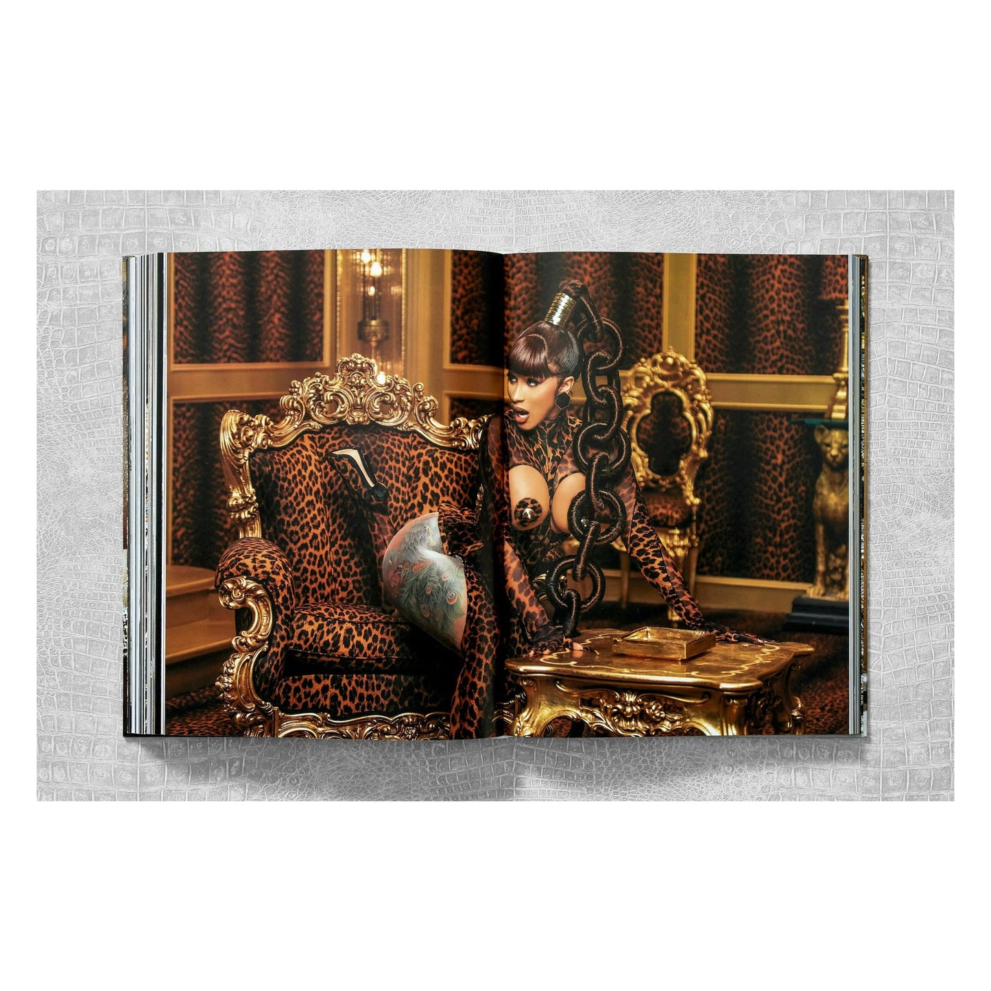 Ice Cold. A Hip-Hop Jewelry History (German, French, English) Book