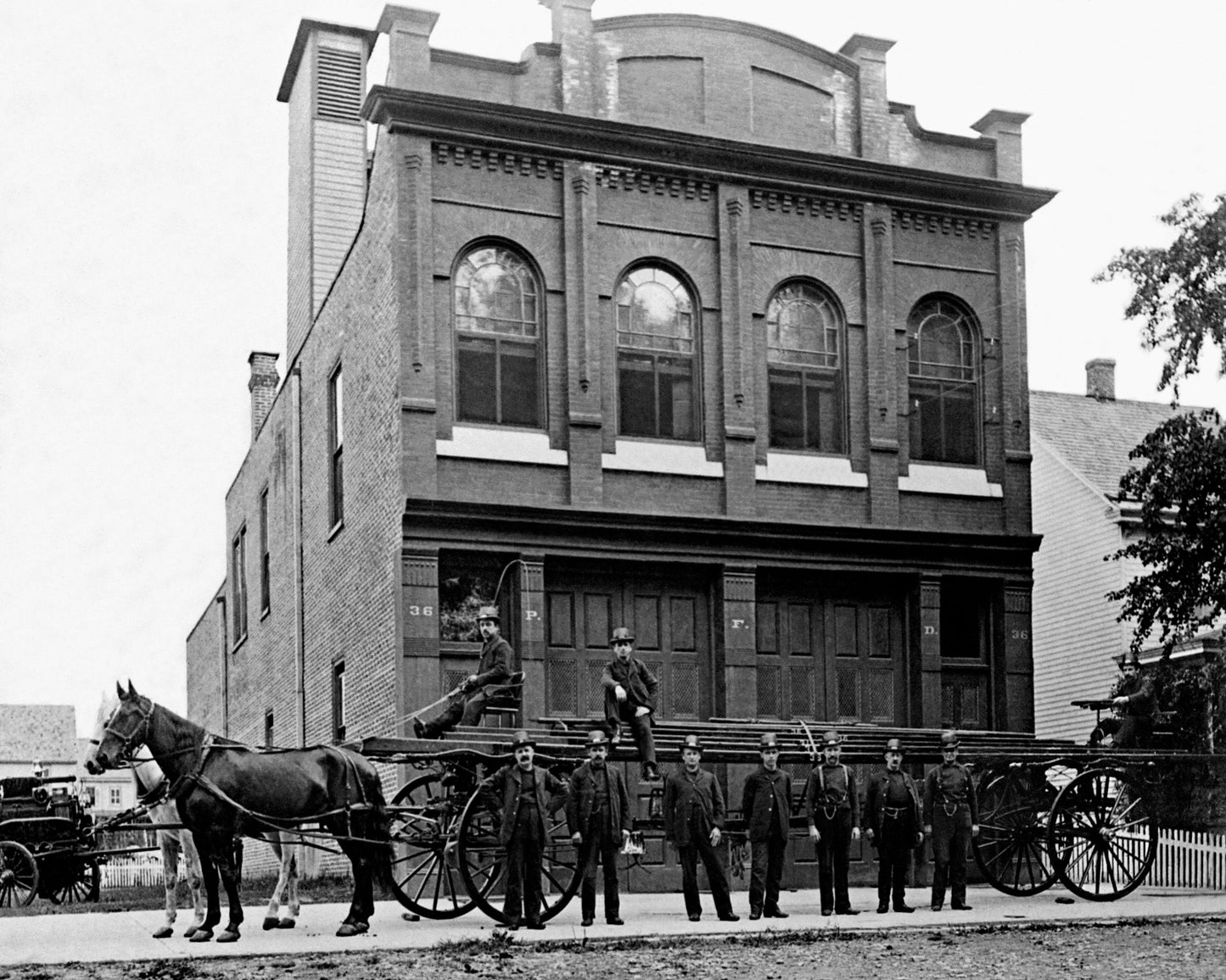 From Horses to Horsepower: A History of Philadelphia's Fire Apparatus 1871 to 2017 Book