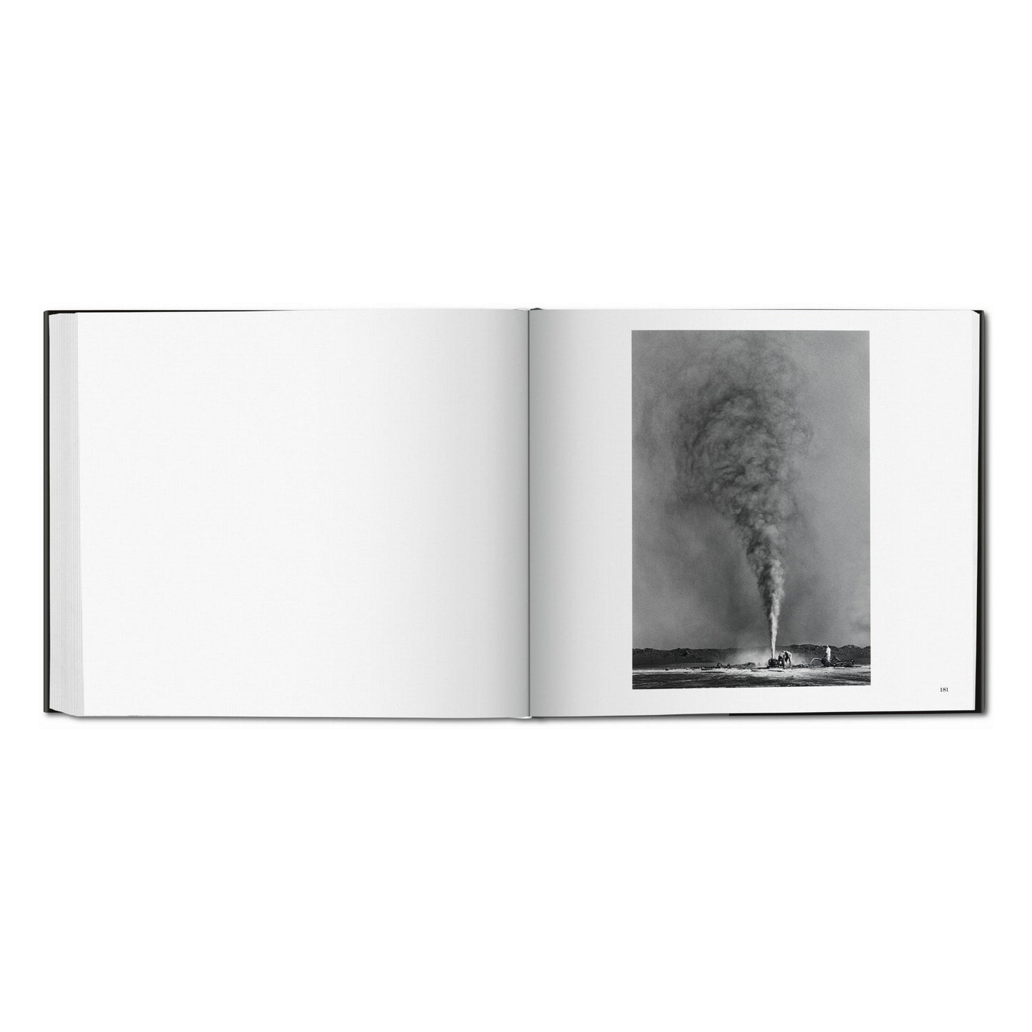 Sebastião Salgado. Kuwait. A Desert on Fire (German, French, English) Book