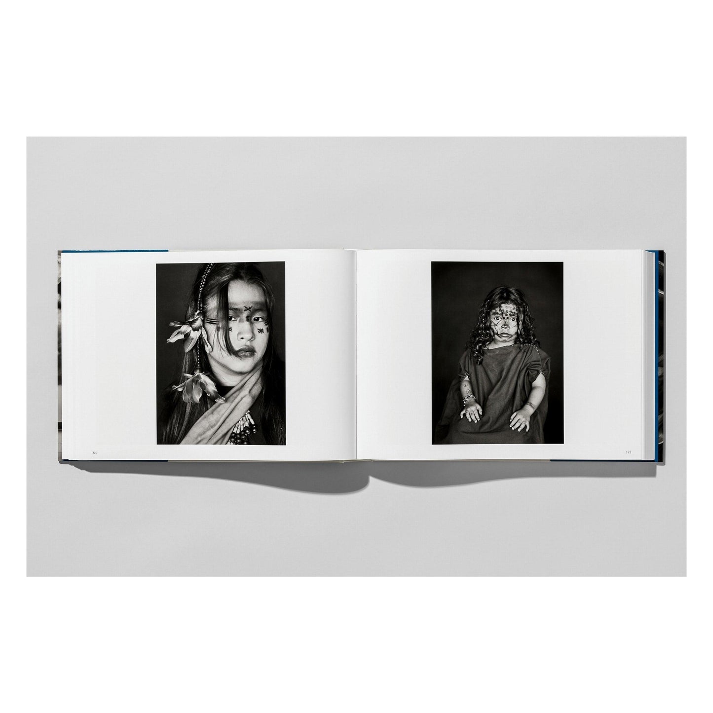 Sebastião Salgado. Amazônia (English) Book