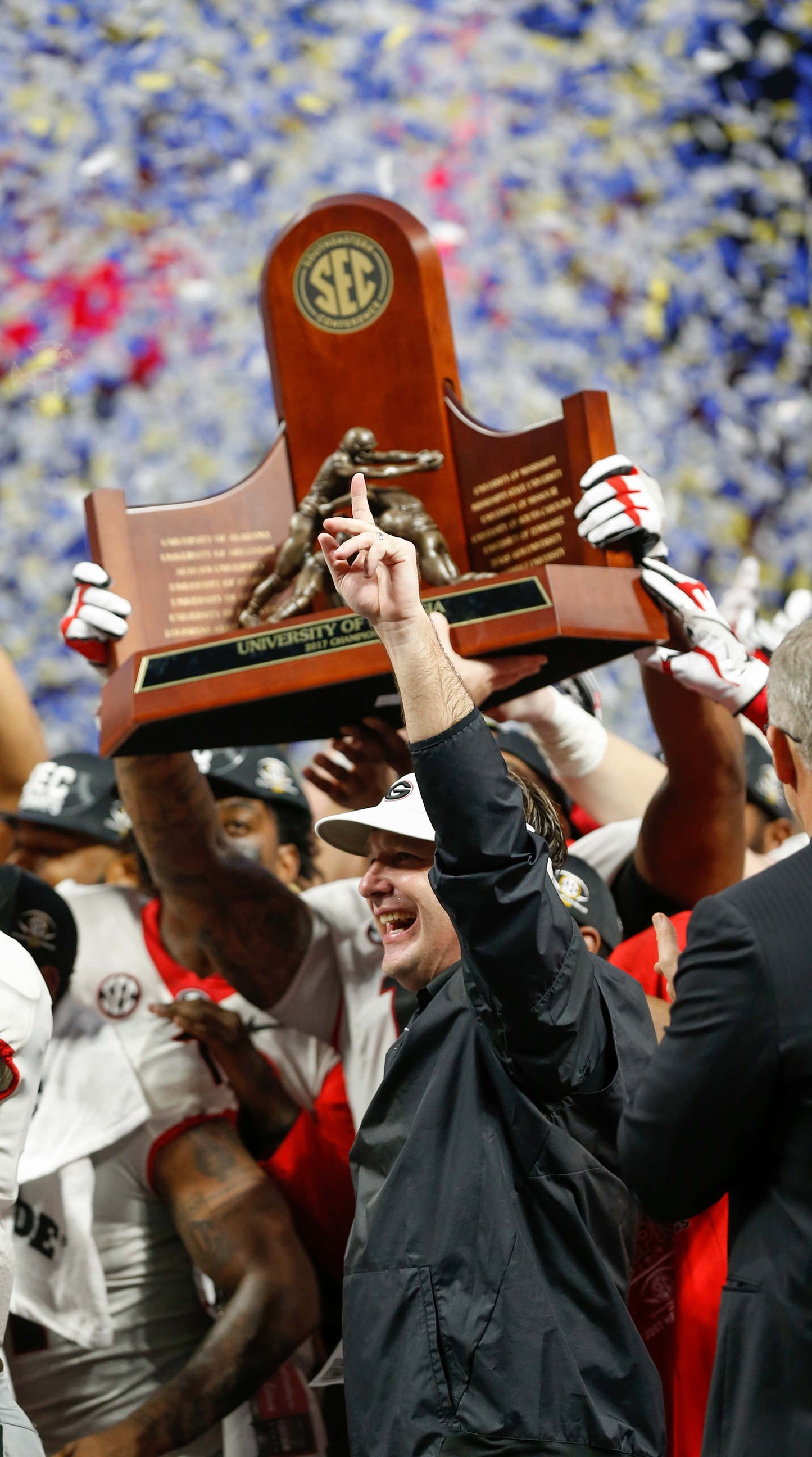 Dawgs Rising: How Kirby Smart Transformed Georgia into a Perennial Contender Book