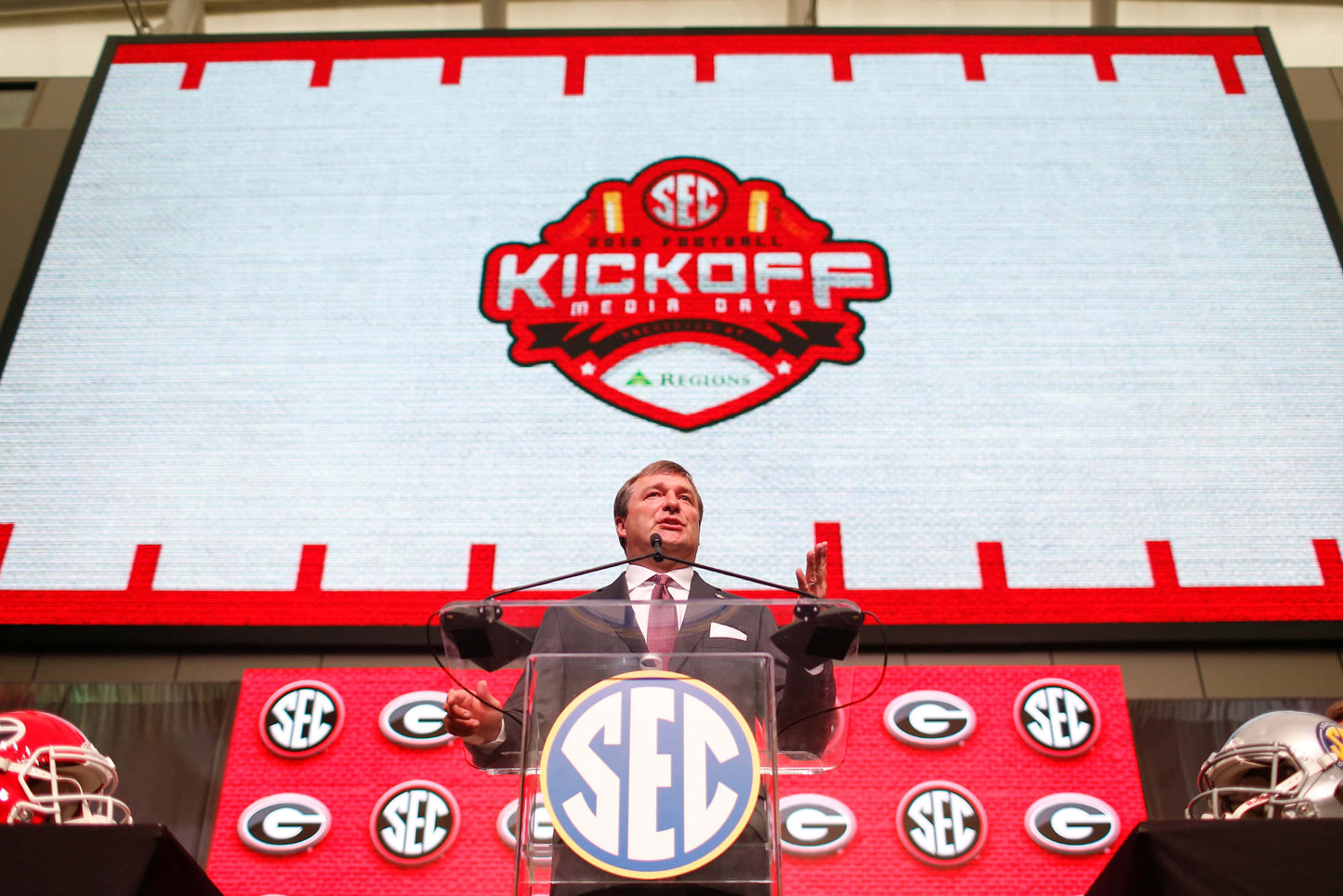 Dawgs Rising: How Kirby Smart Transformed Georgia into a Perennial Contender Book