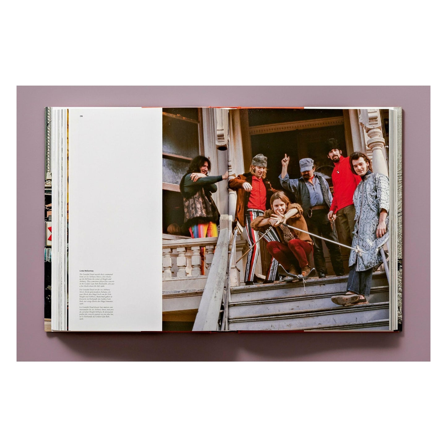 San Francisco. Portrait of a City (German, French, English) Book