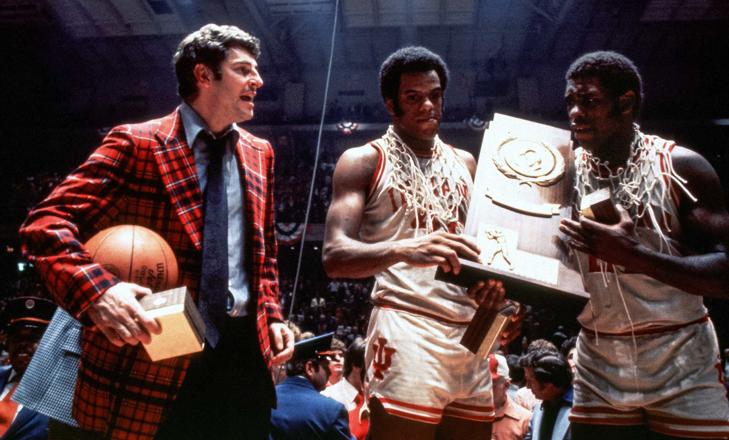 Bob Knight: On the Record: The Story of a Complex Character and Hall of Fame Coach Book