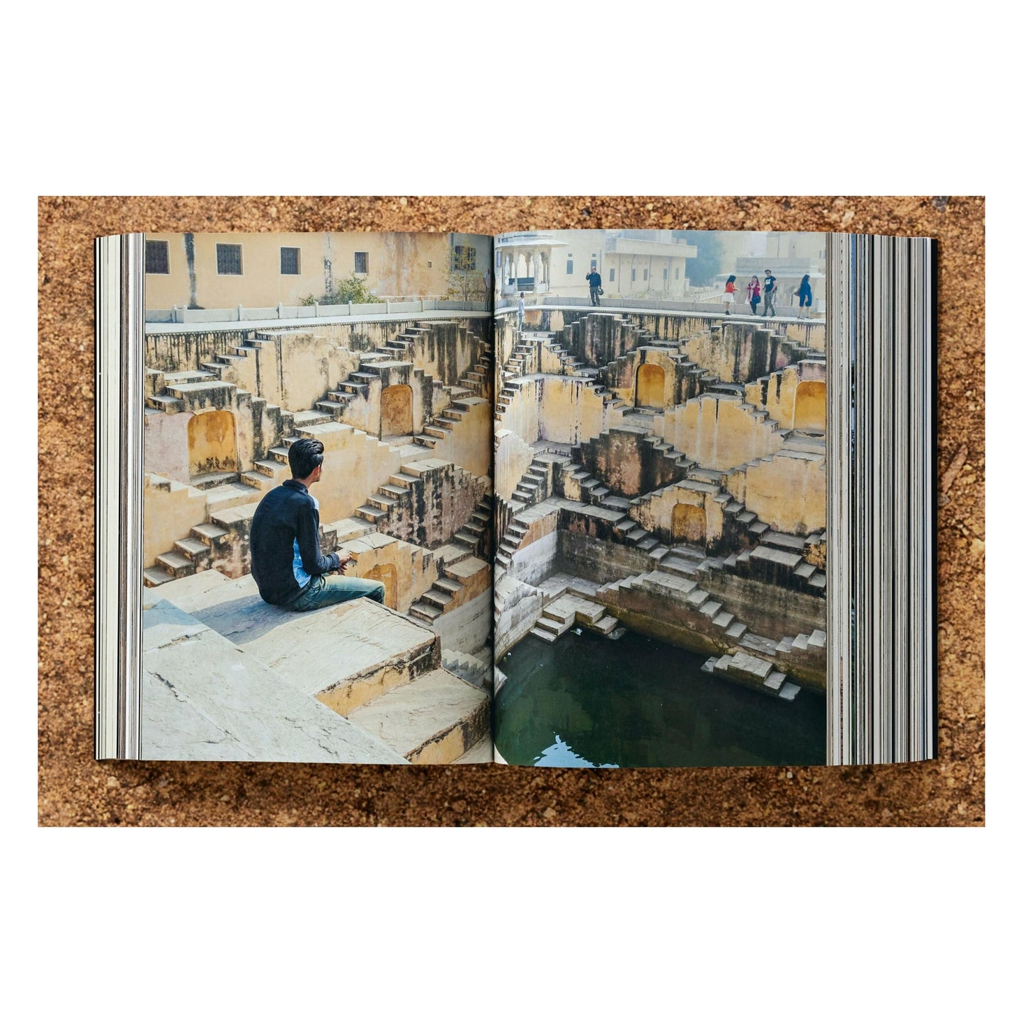 Bjarne Mastenbroek. Dig it! Building Bound to the Ground (English) Book