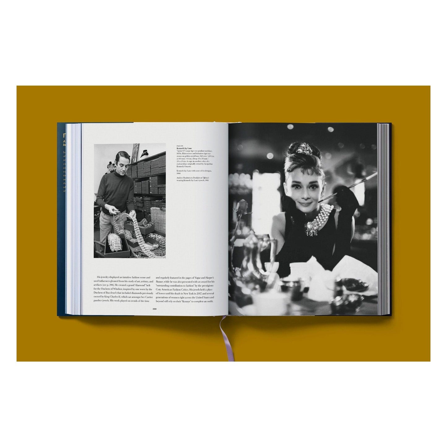 Costume Jewelry (German, French, English) Book