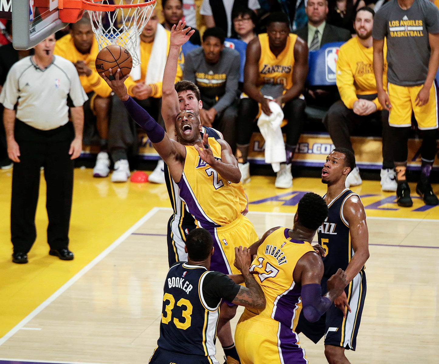 Legend of the Lakers: A Look Back at the Lakers’ 17 Championships Spanning 75 Years Book