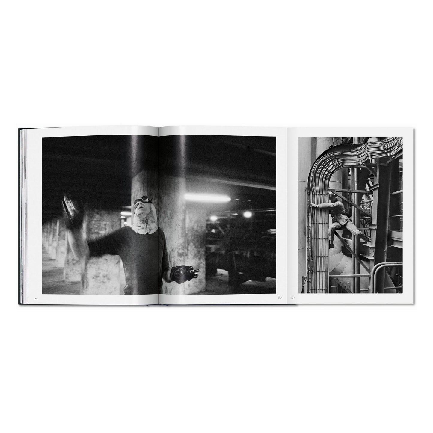 Sebastião Salgado. Workers. An Archaeology of the Industrial Age (English) Book
