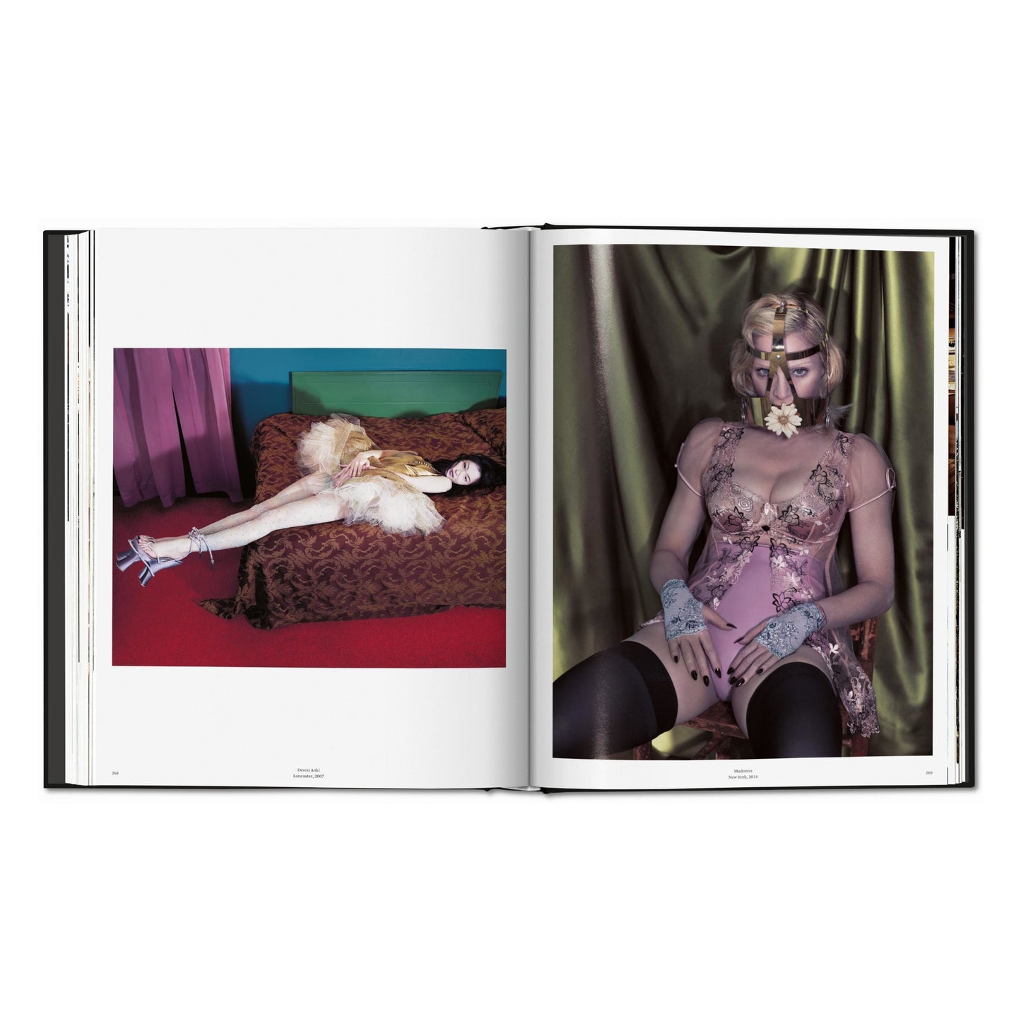 Mert Alas and Marcus Piggott (German, French, English) Book