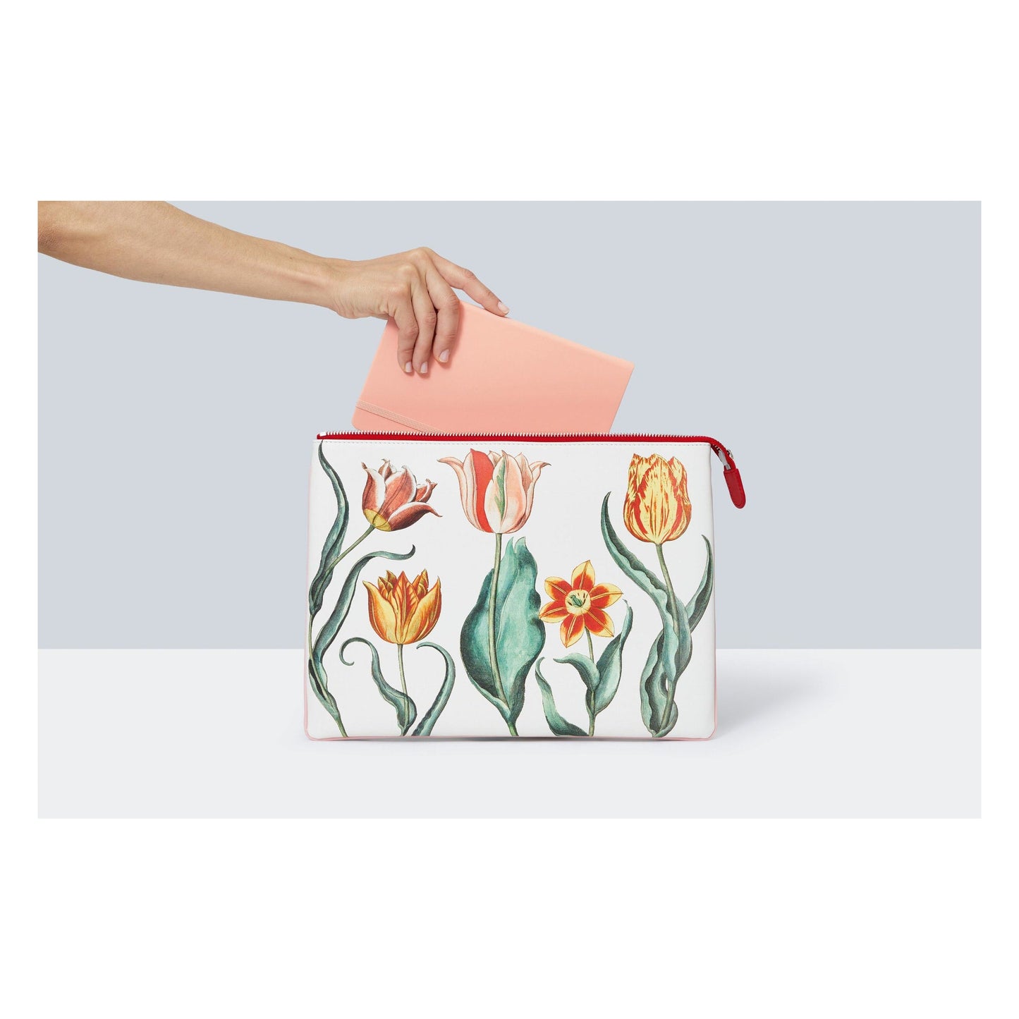 TASCHEN Pouch. Garden at Eichstätt Book