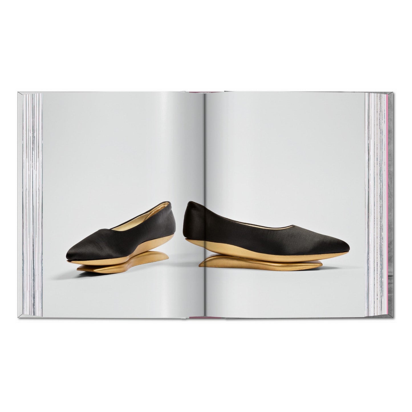 Shoes A–Z. 45th Ed. (German, French, English) Book