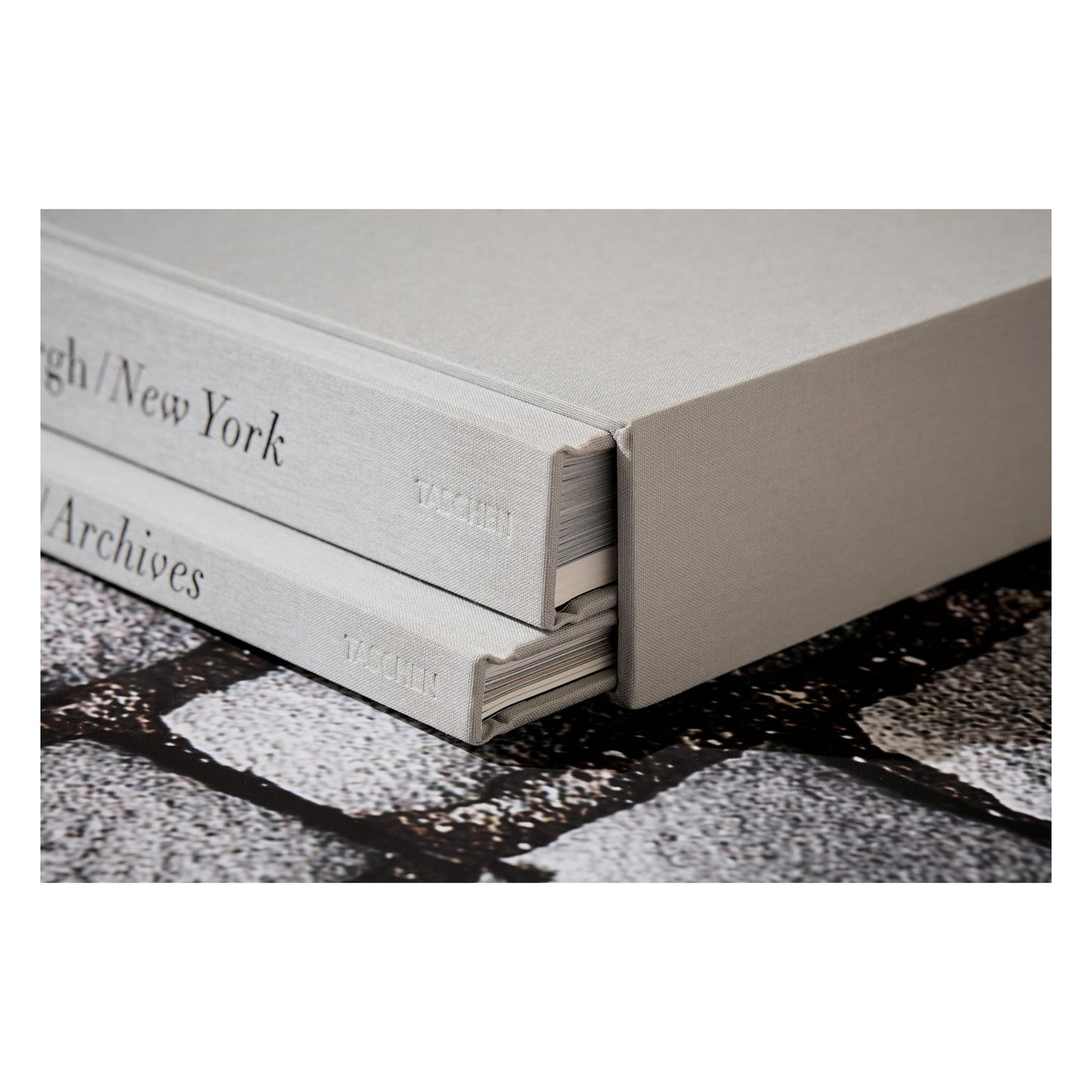 Peter Lindbergh. Dior (German, French, English) Book