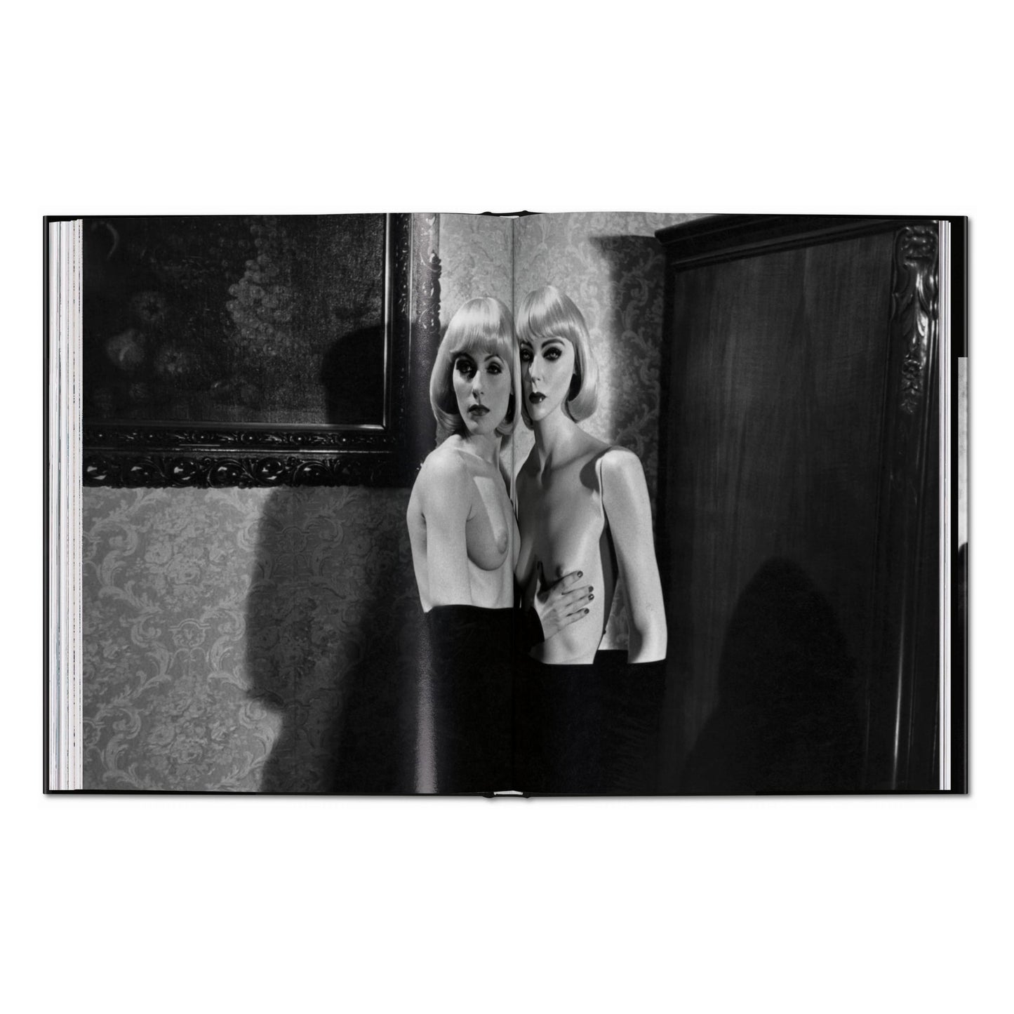 Helmut Newton. Berlin, Berlin (German, French, English) Book