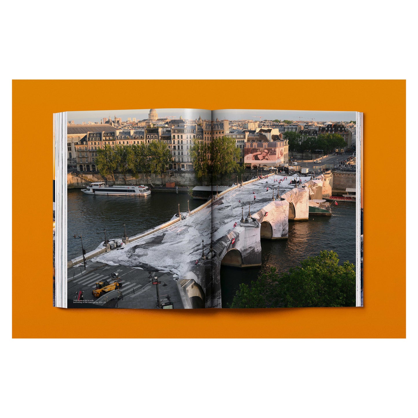JR. La Caverne du Pont Neuf (French, English) Book