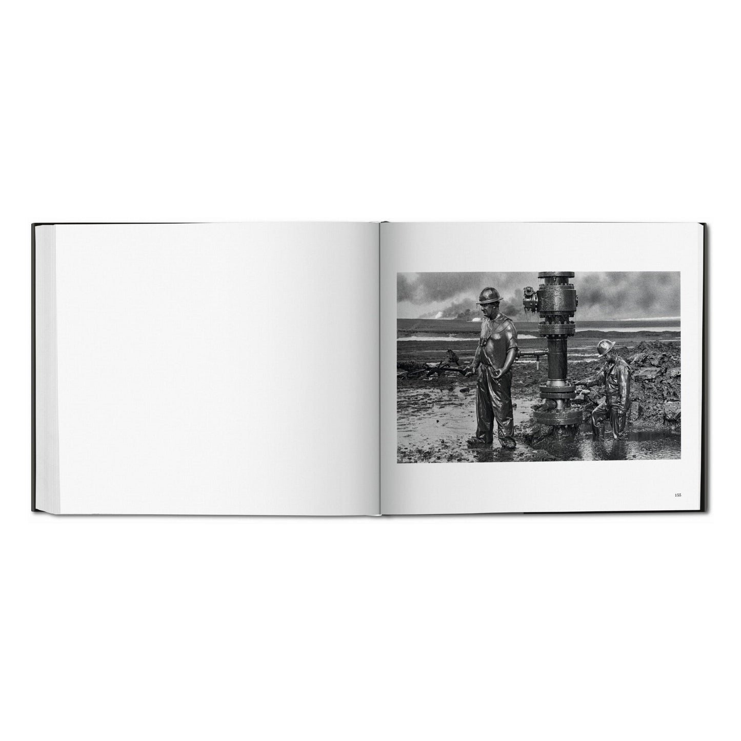 Sebastião Salgado. Kuwait. A Desert on Fire (German, French, English) Book