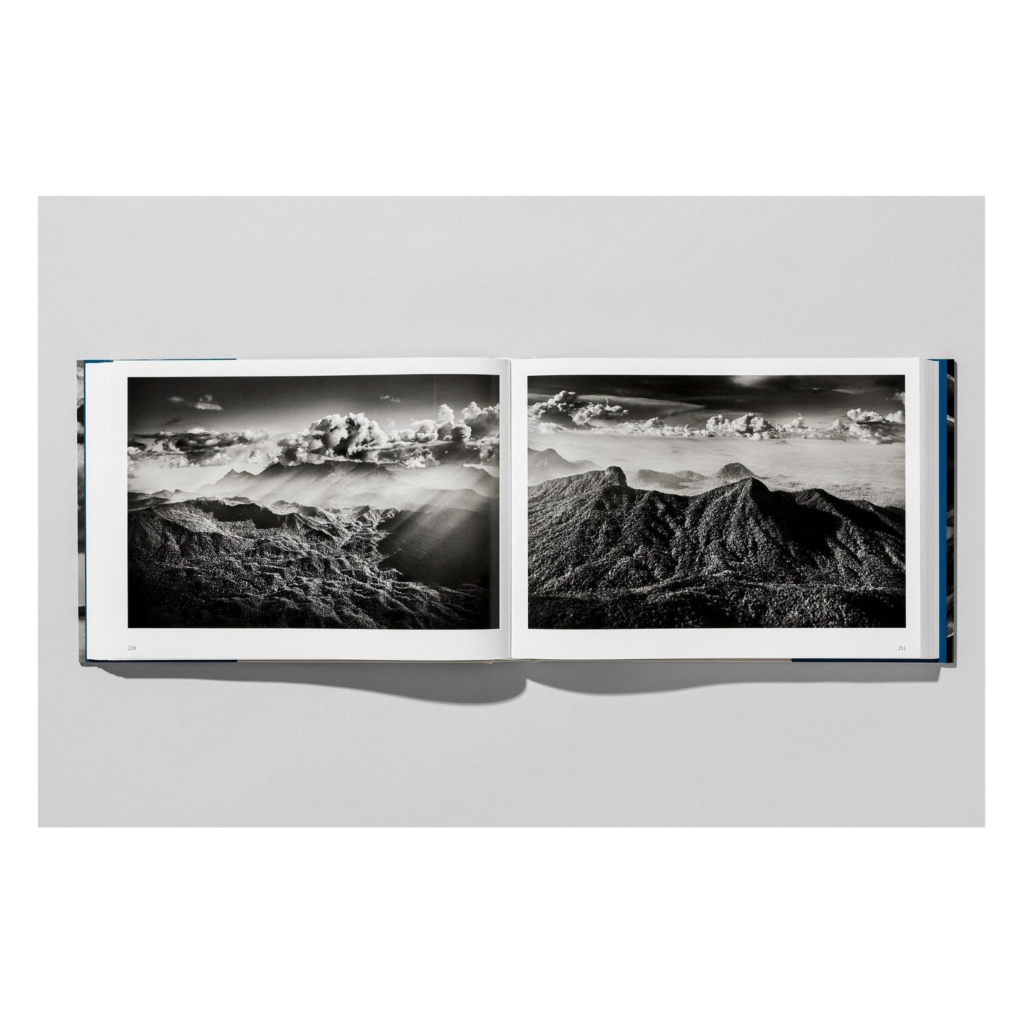 Sebastião Salgado. Amazônia (English) Book