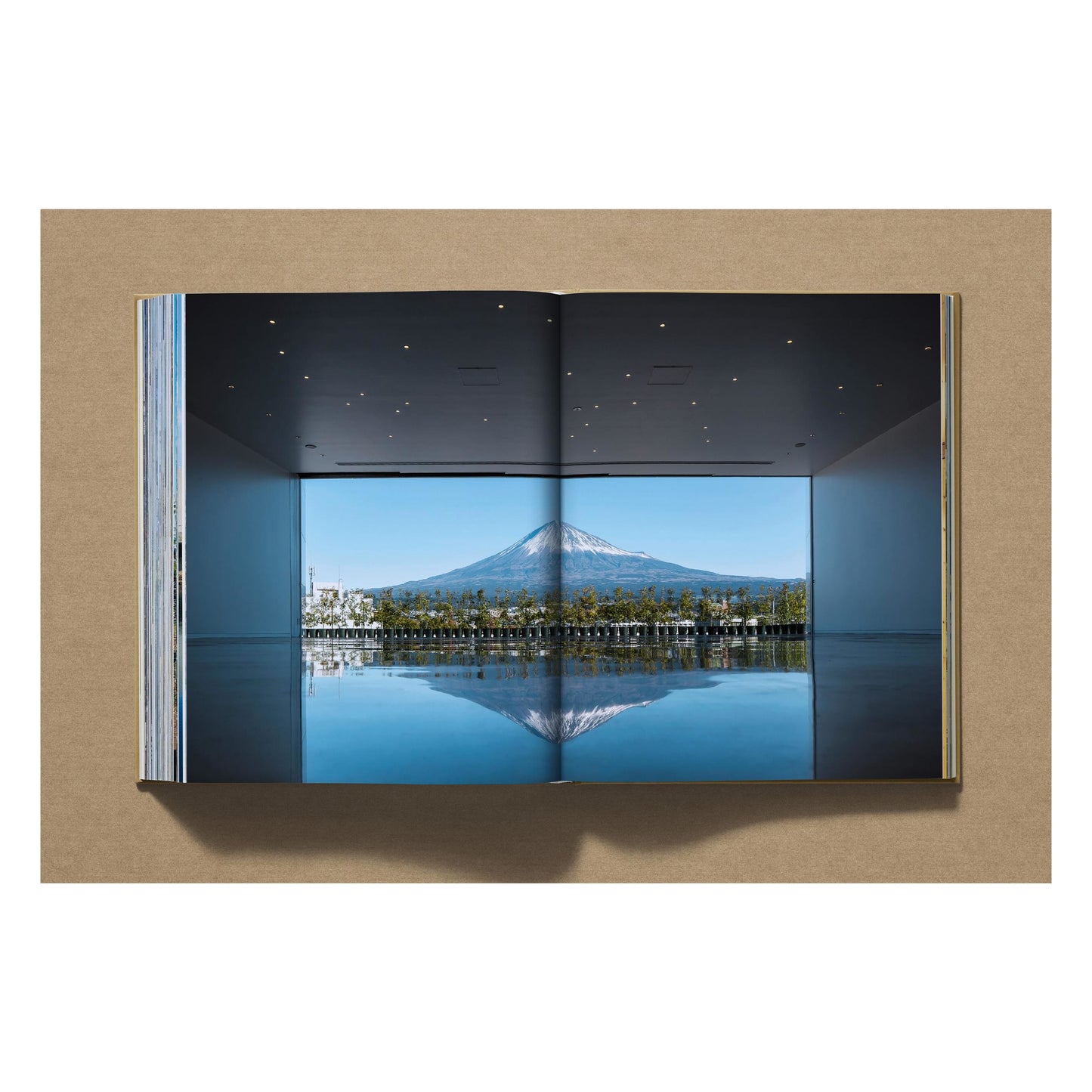 Shigeru Ban. Complete Works 1985–Today (German, French, English) Book