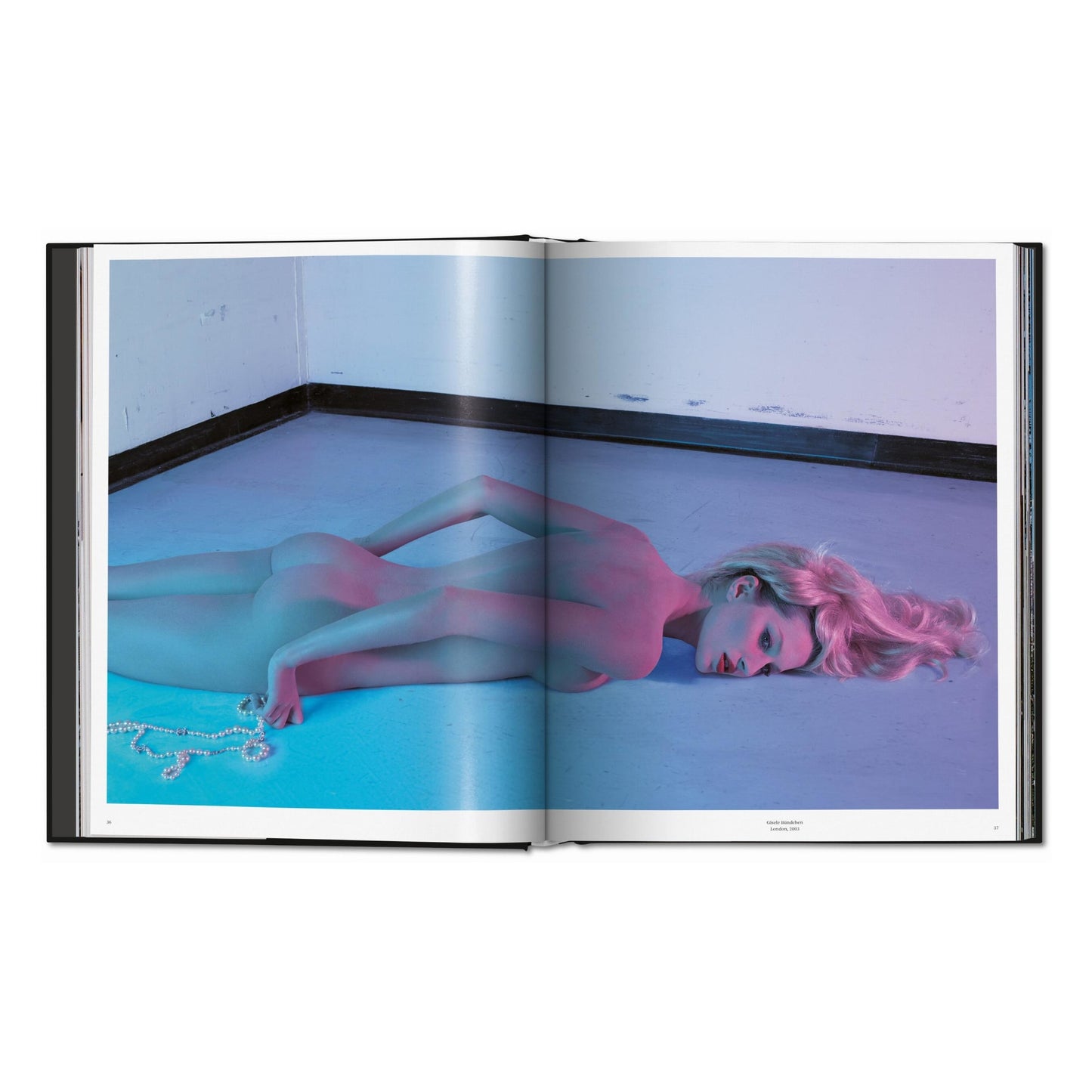 Mert Alas and Marcus Piggott (German, French, English) Book