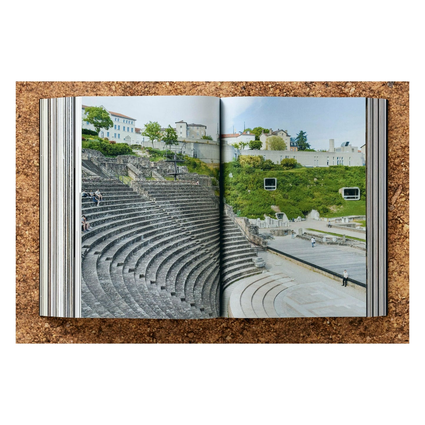 Bjarne Mastenbroek. Dig it! Building Bound to the Ground (English) Book