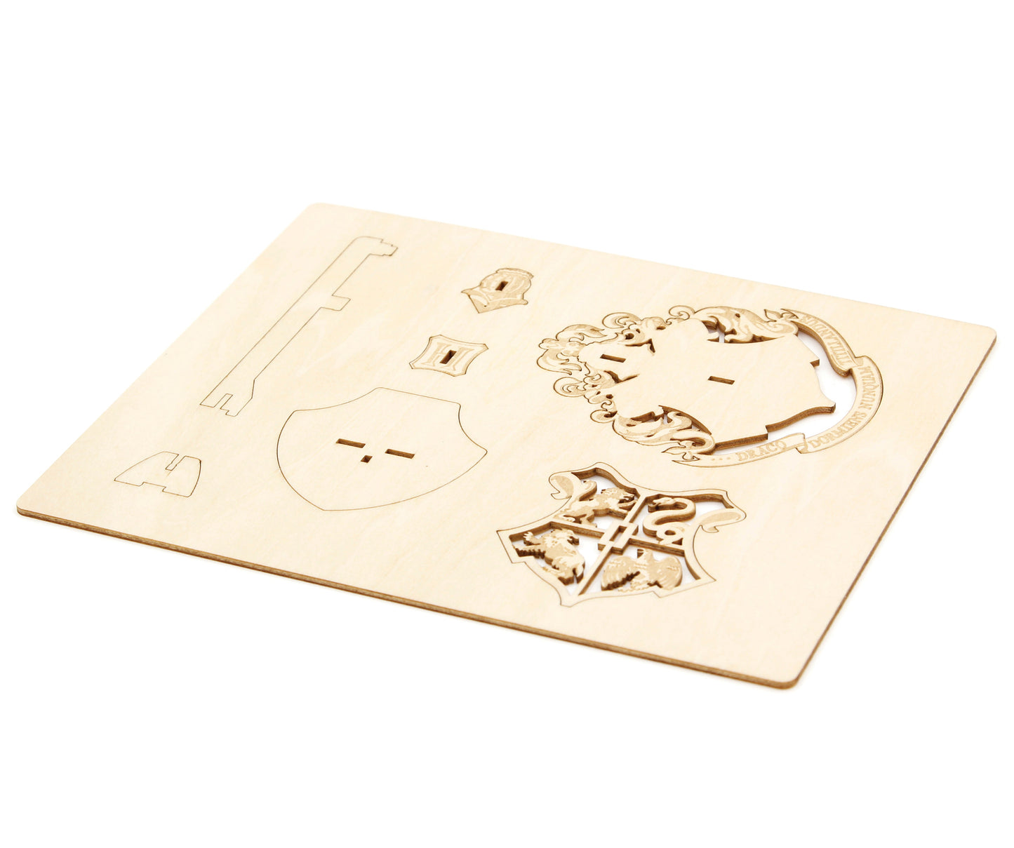 IncrediBuilds: Harry Potter: Hogwarts Crest Book and 3D Wood Model Softcover Book
