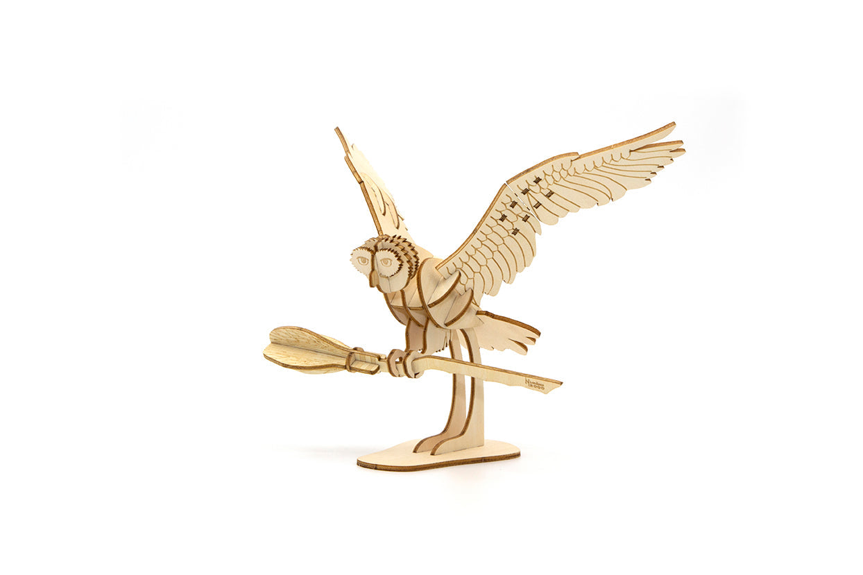 IncrediBuilds: Harry Potter: Hedwig 3D Wood Model and Book