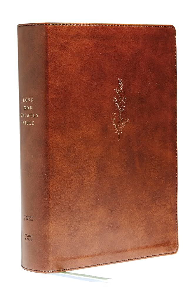 Young Women Love God Greatly Bible: A SOAP Method Study Bible (NET, Brown Leathersoft, Comfort Print) Book