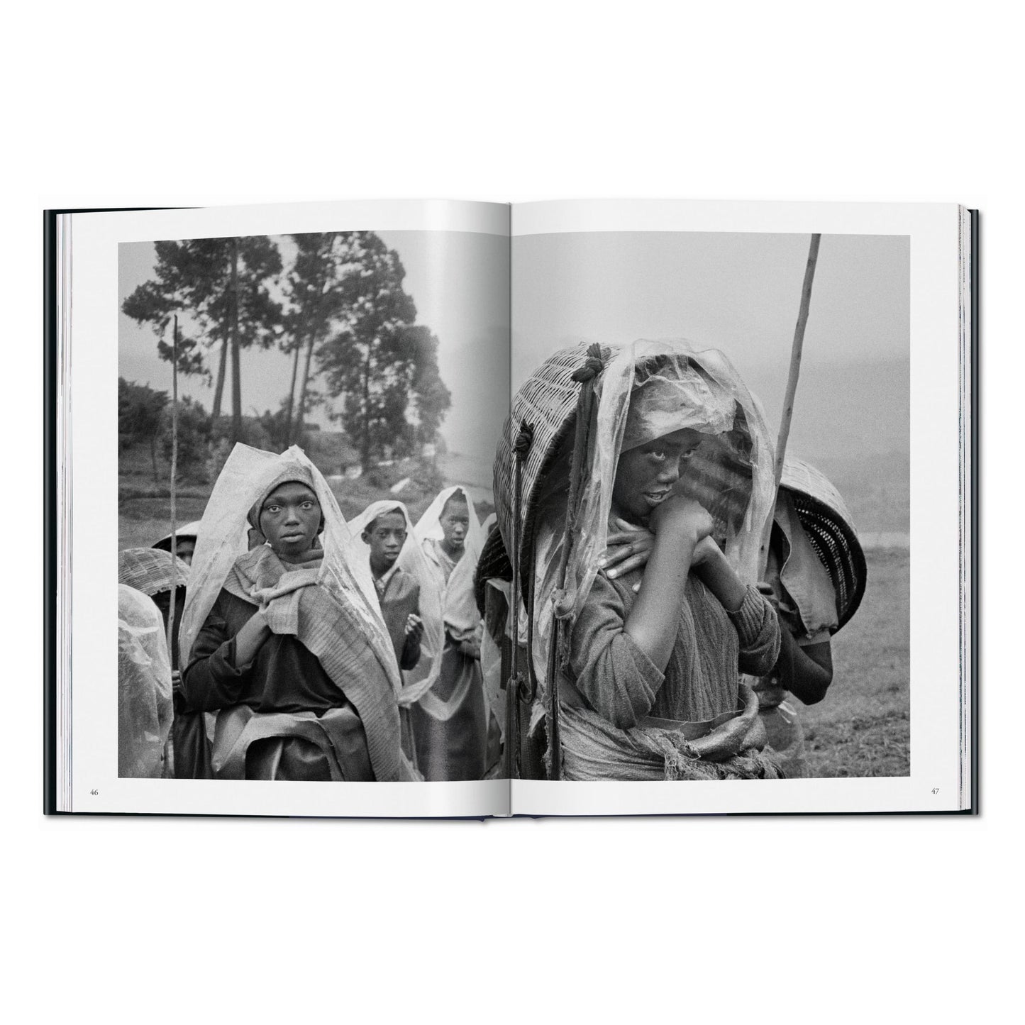 Sebastião Salgado. Workers. An Archaeology of the Industrial Age (English) Book