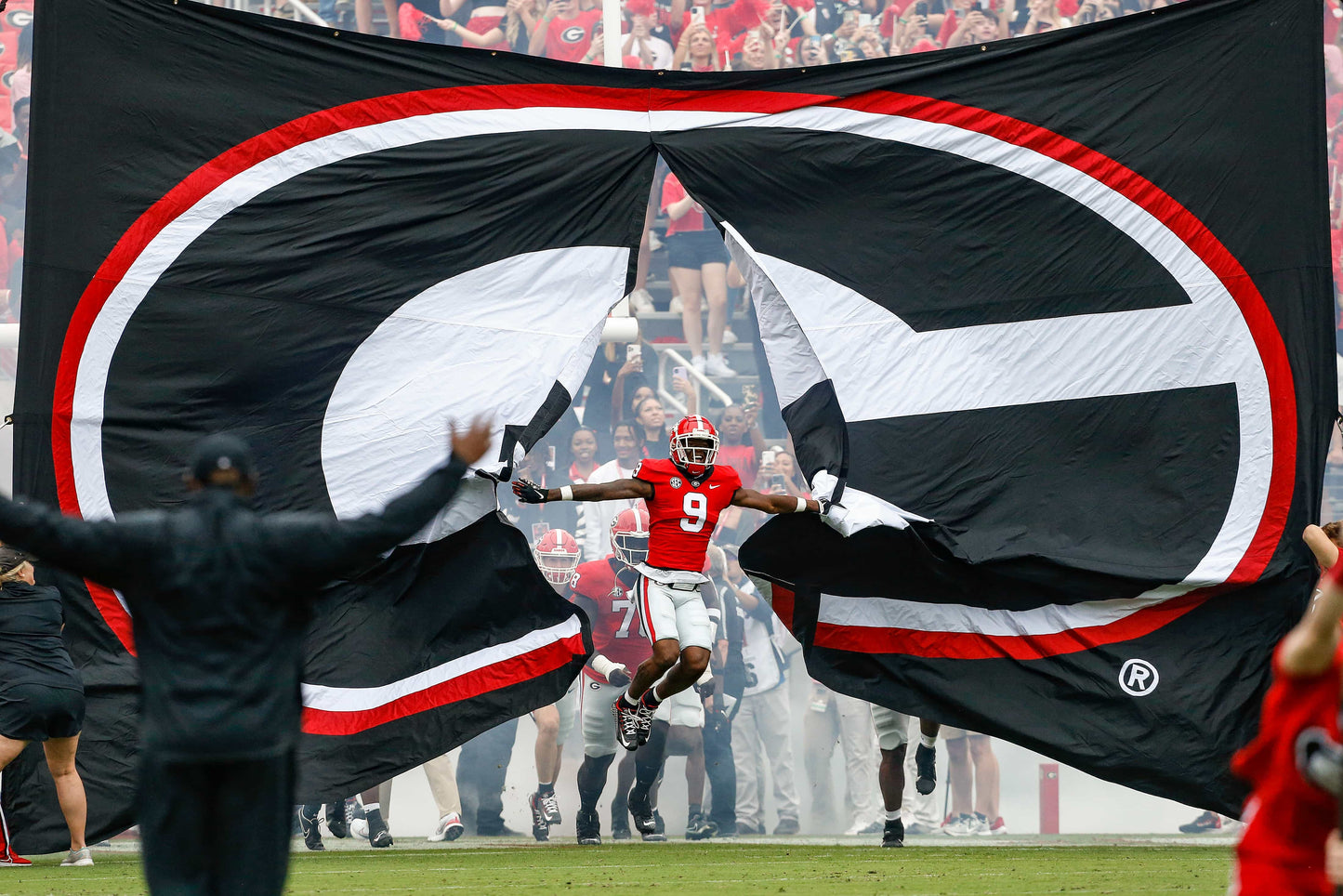Glorious: Georgia Secures Its Second Consecutive National Title with a Perfect Season Book