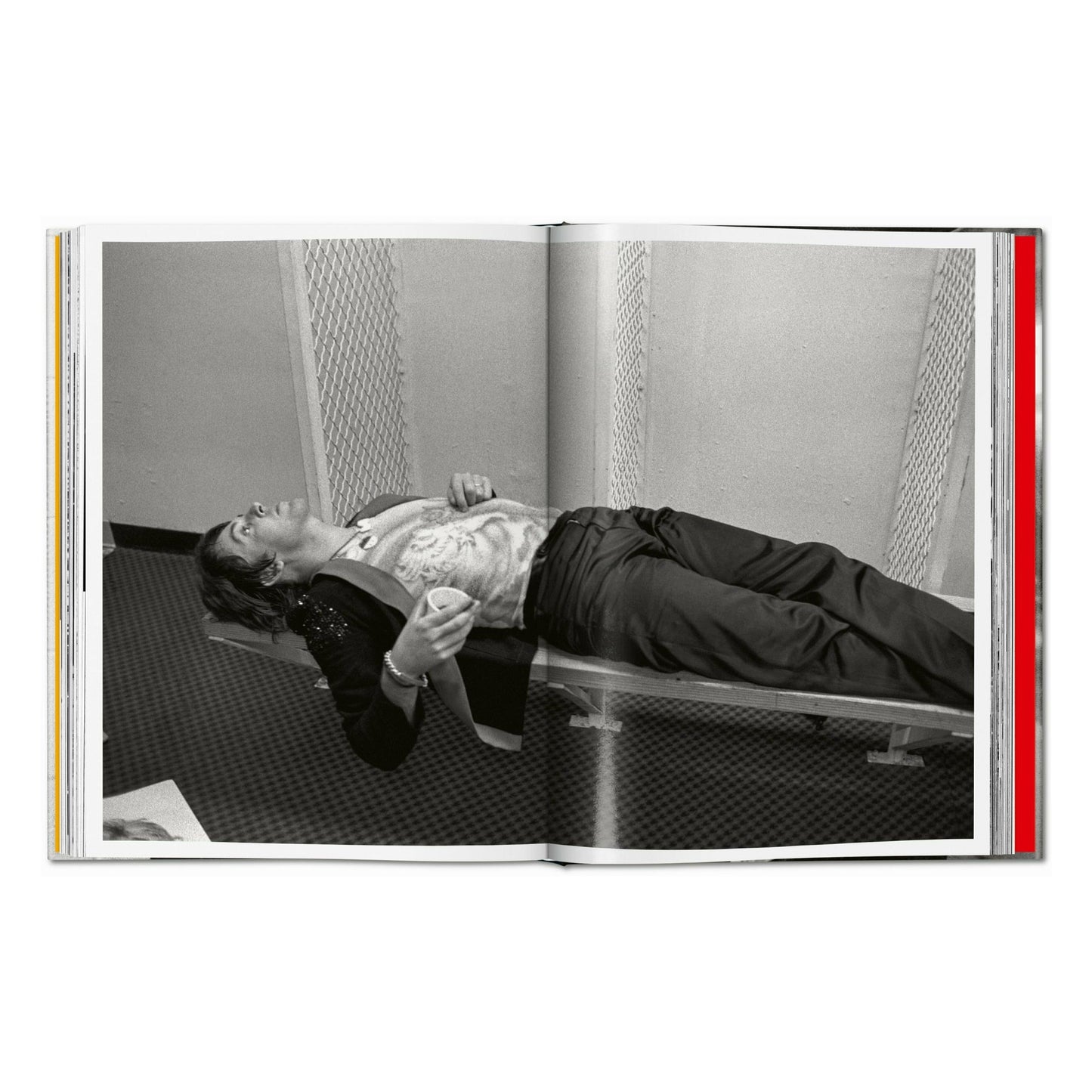 Harry Benson. Paul (German, French, English) Book