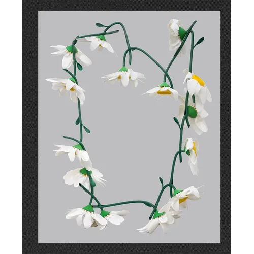 Kathleen Ryan: Daisy Chain
