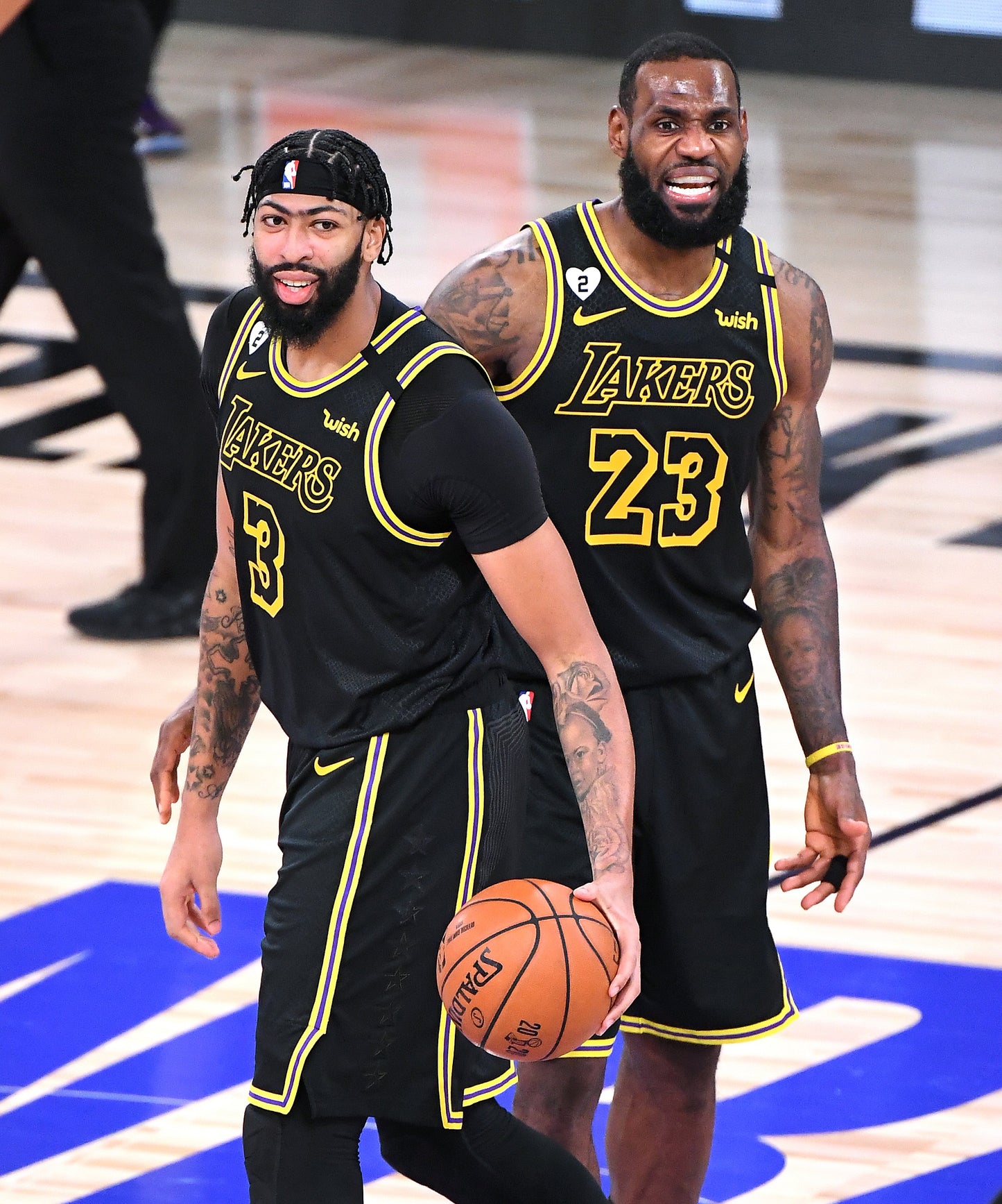 Return to Glory: The Los Angeles Lakers' Historic 2019–2020 Championship Book