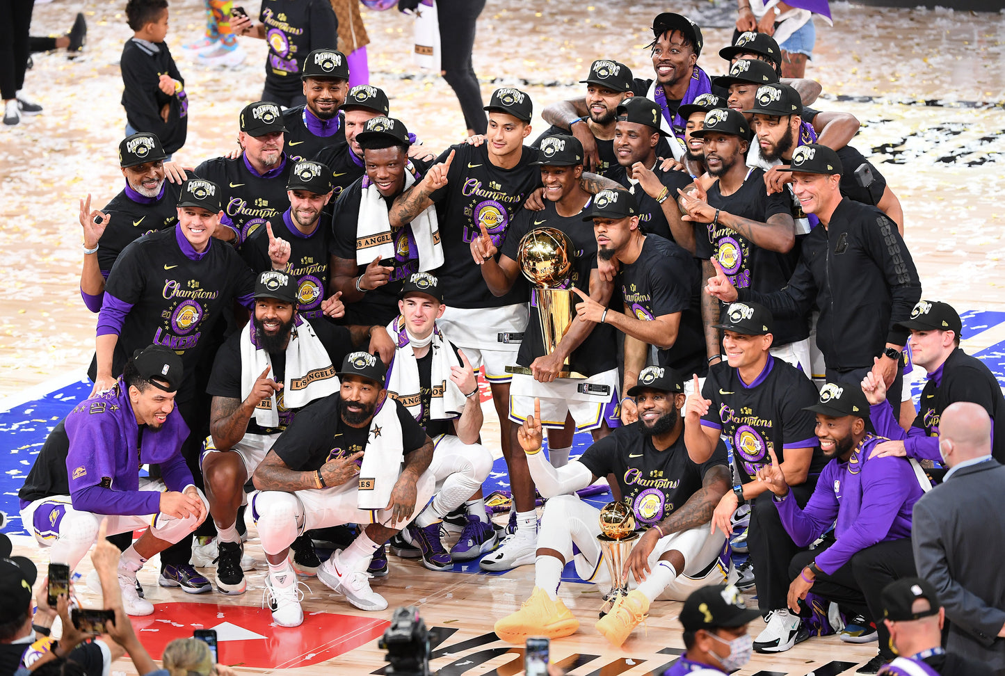 Return to Glory: The Los Angeles Lakers' Historic 2019–2020 Championship Book