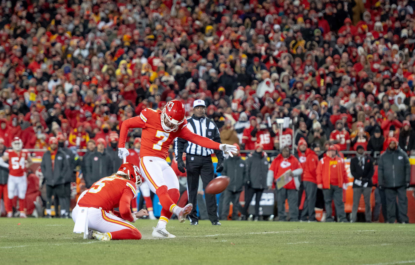 Back on Top: How the Chiefs Reclaimed the Title in 2022-23 Book