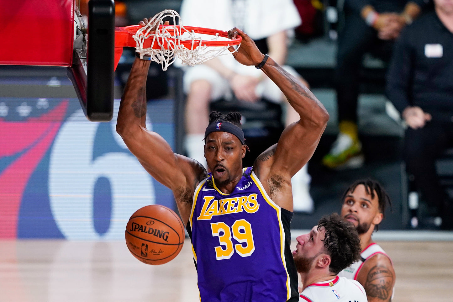 Return to Glory: The Los Angeles Lakers' Historic 2019–2020 Championship Book
