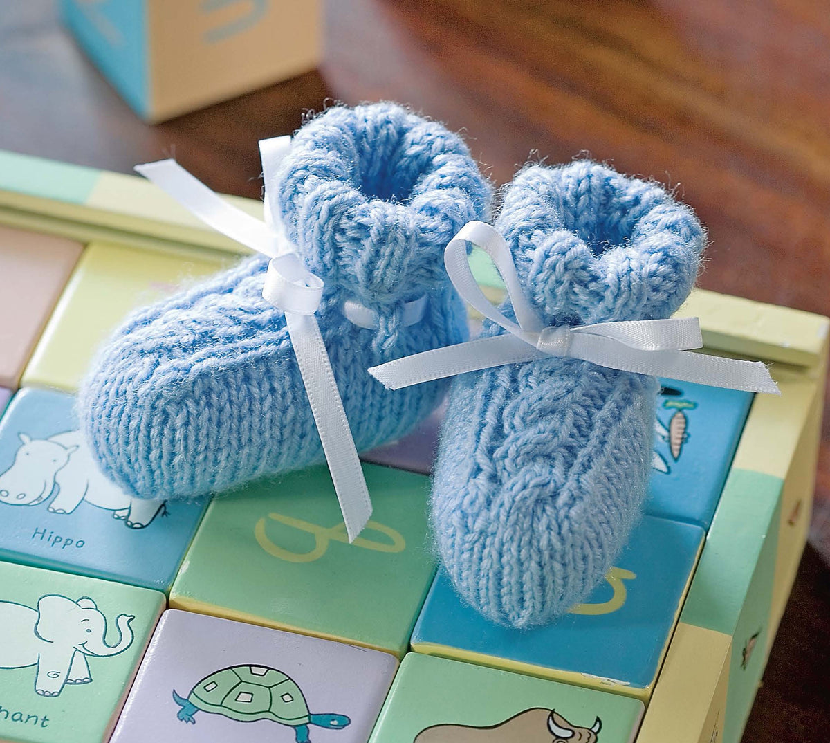 I Can't Believe I'm Knitting Cables Book