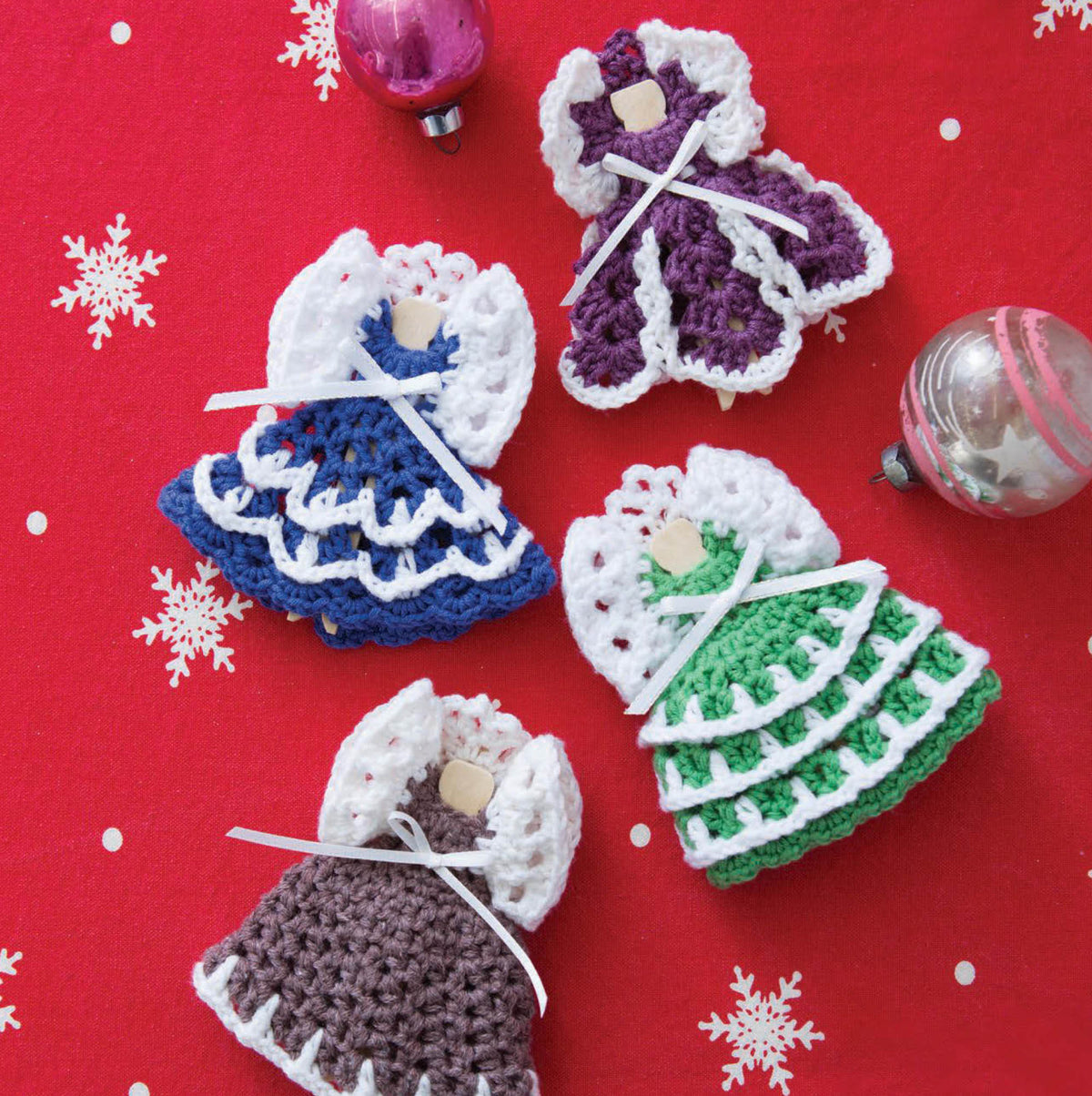 Crochet Retro Christmas Ornaments Book