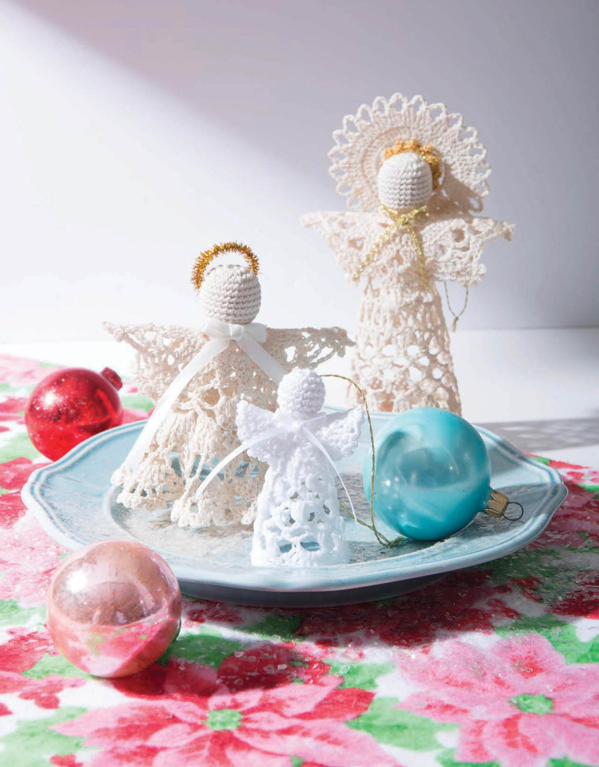 Crochet Retro Christmas Ornaments Book