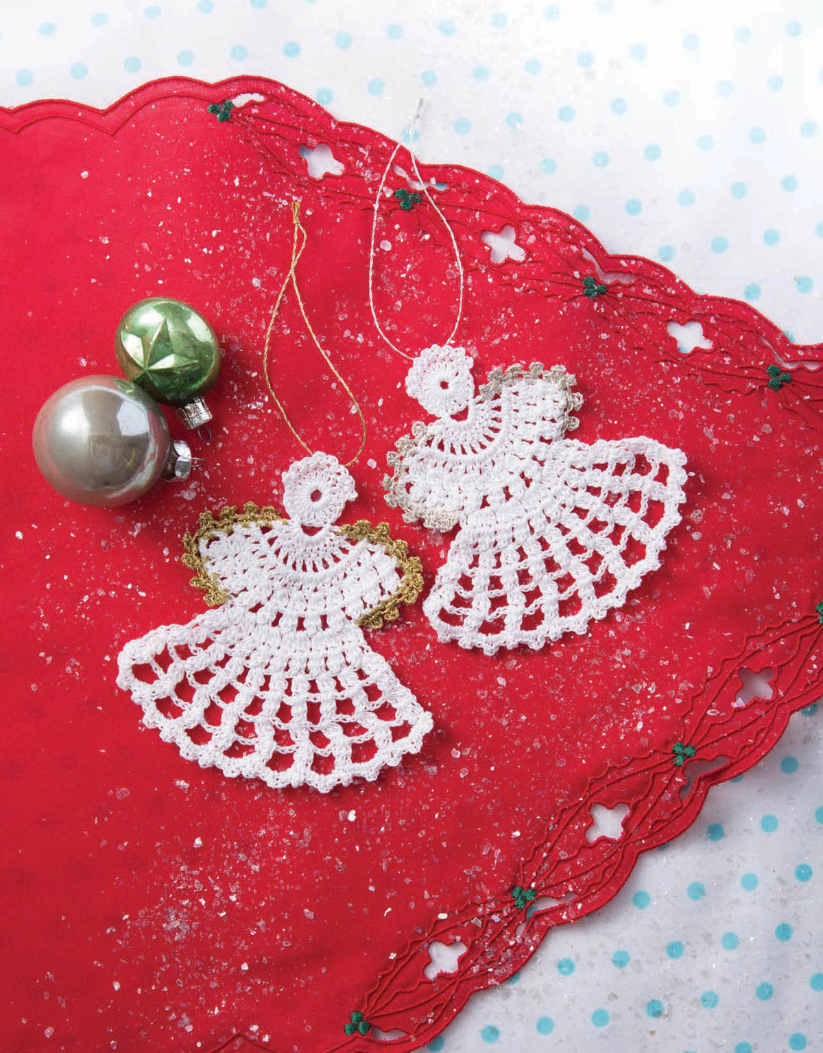Crochet Retro Christmas Ornaments Book