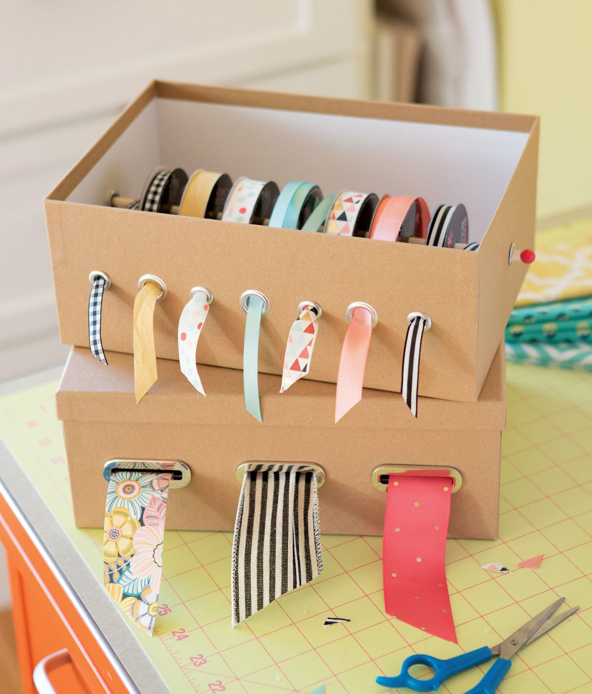 Home Decor Using Grommets Book