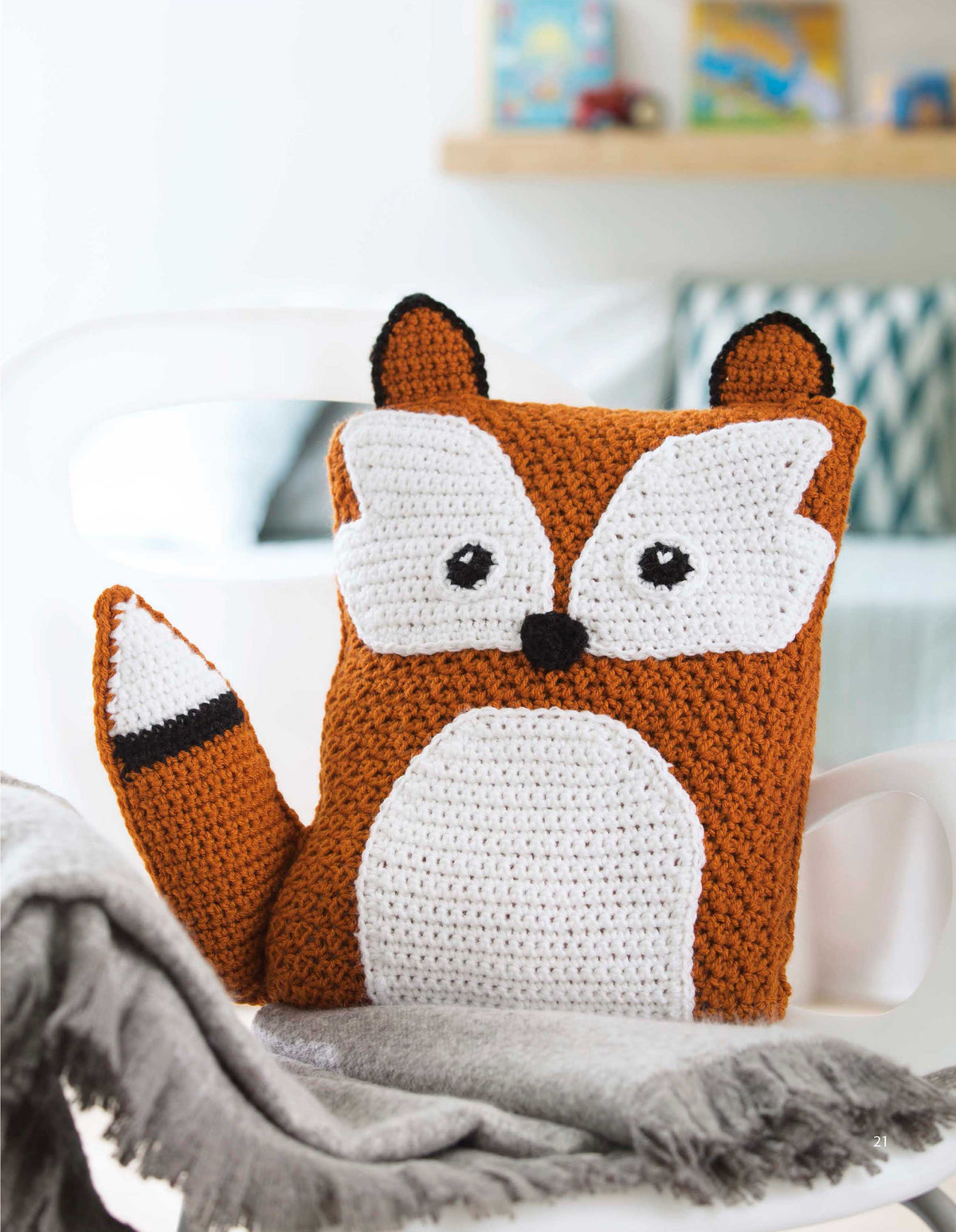 Fun Animal Pillows—9 Huggable Friends to Stitch for Little Ones Book