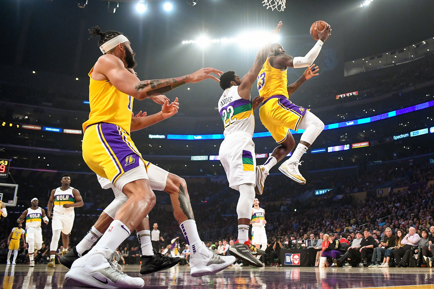 Return to Glory: The Los Angeles Lakers' Historic 2019–2020 Championship Book