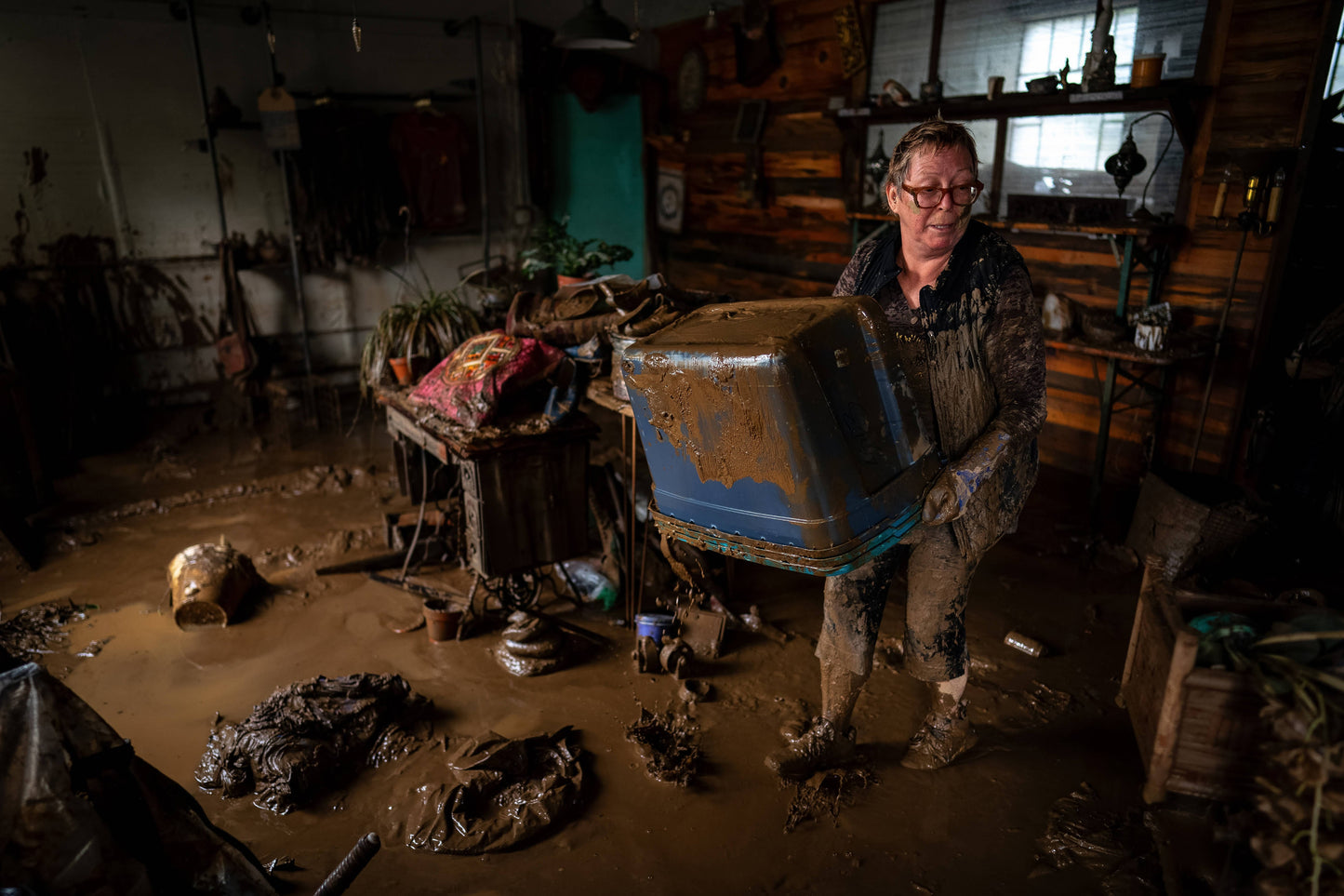 Mountain Strong: Tropical Storm Helene: Perseverance amid historic flooding, destruction in Western North Carolina Book