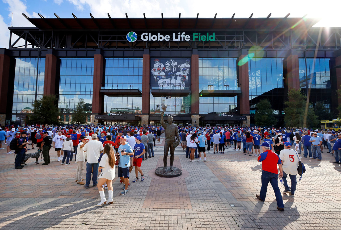 Lone Stars: The Historic Season of the World Champion Texas Rangers Book